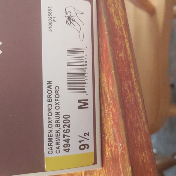 Oxford brown Naturalizer boots - Picture 3 of 4